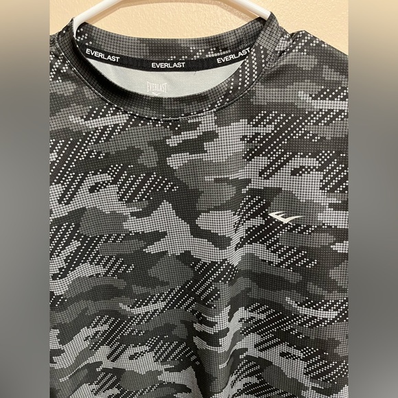 Everlast gray and black jig saw shirt - Picture 2 of 5